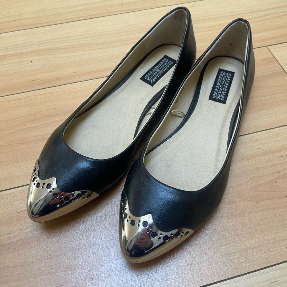Stylish black pumps